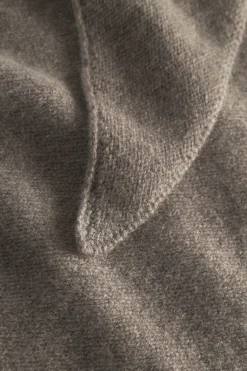 Cashmere Triangle Scarf><noscript><img width=