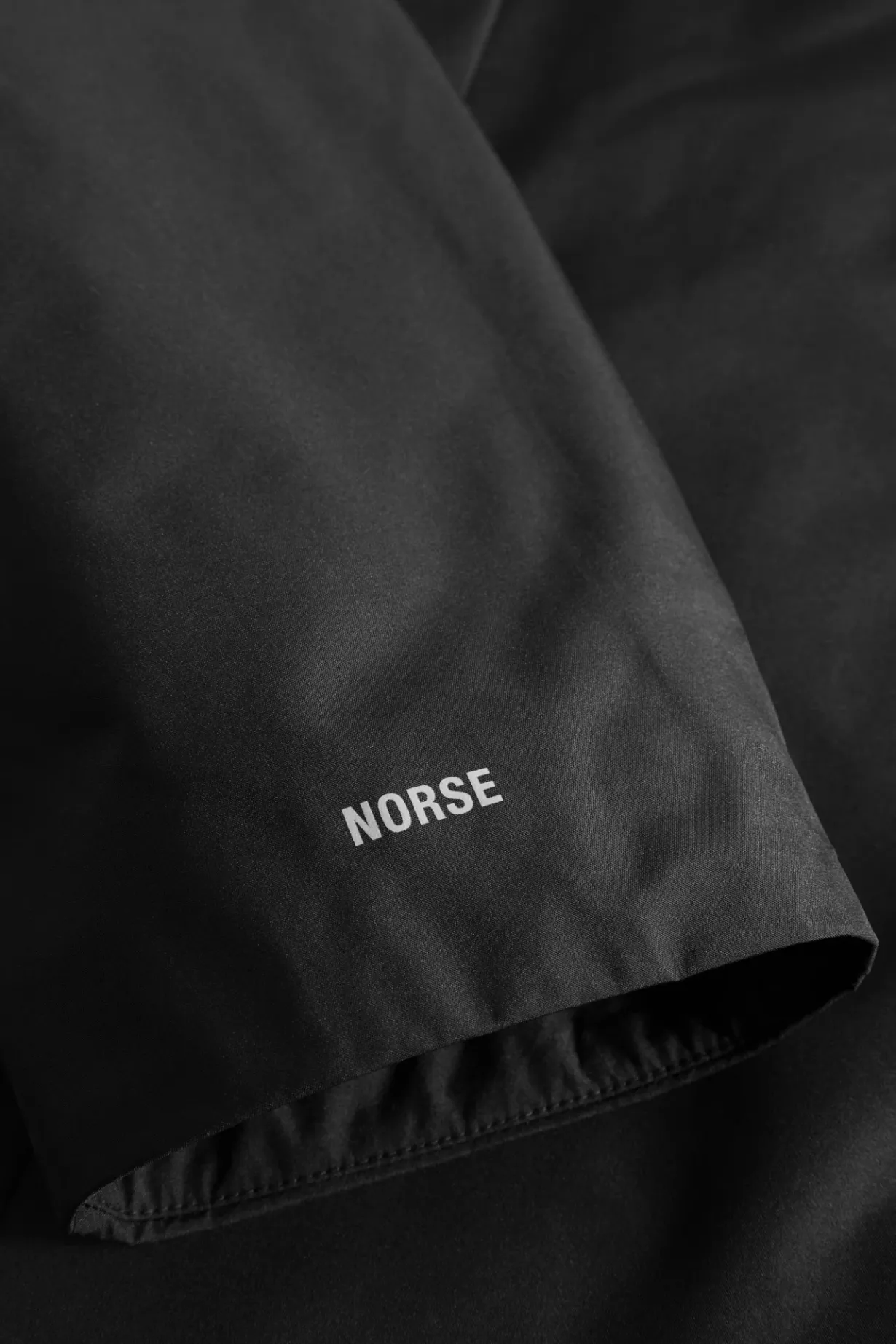 Vargo Gore-Tex Windstopper Raglan Mac>Norse Projects
